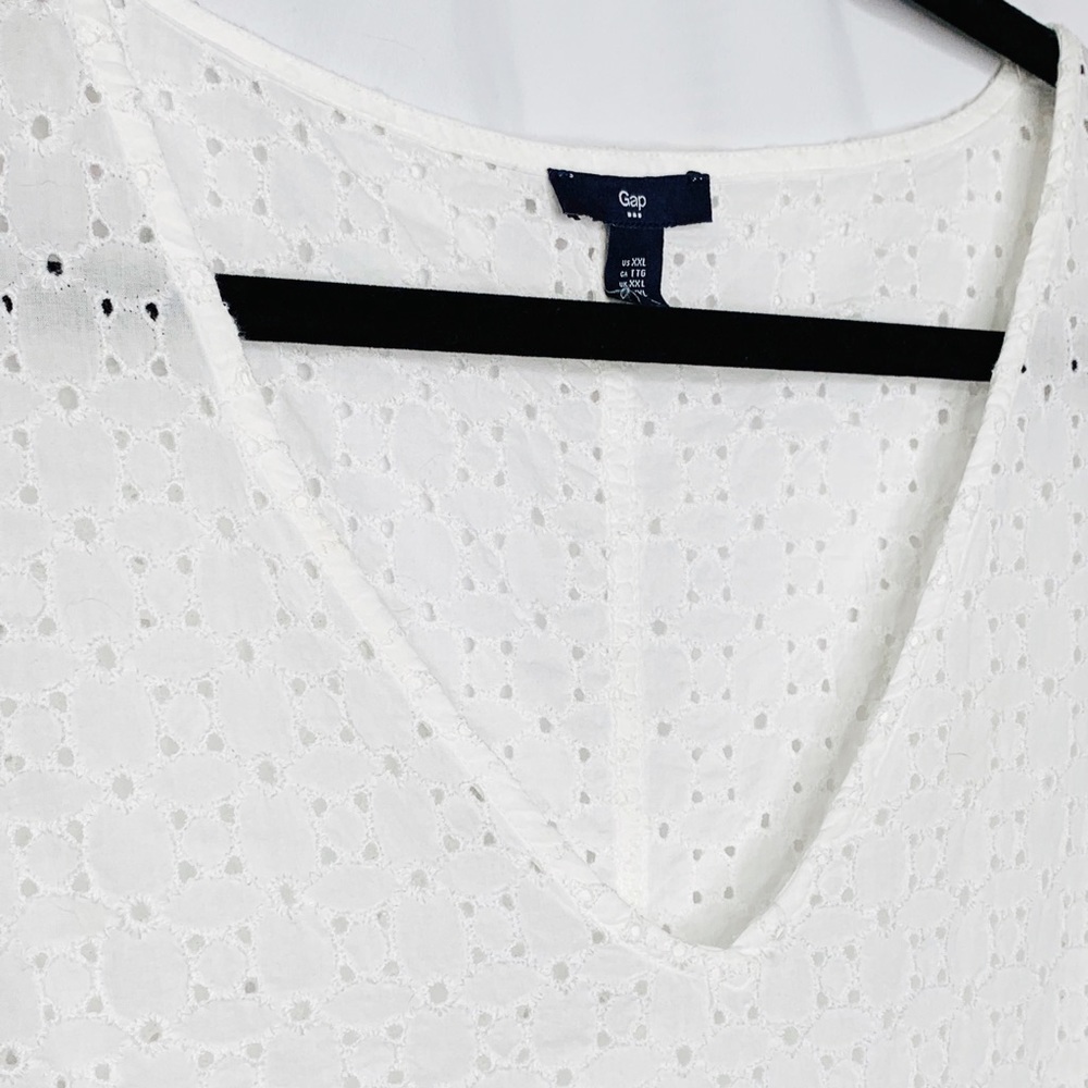 GAP Eyelet Lace V Neck Tank Sz XXL